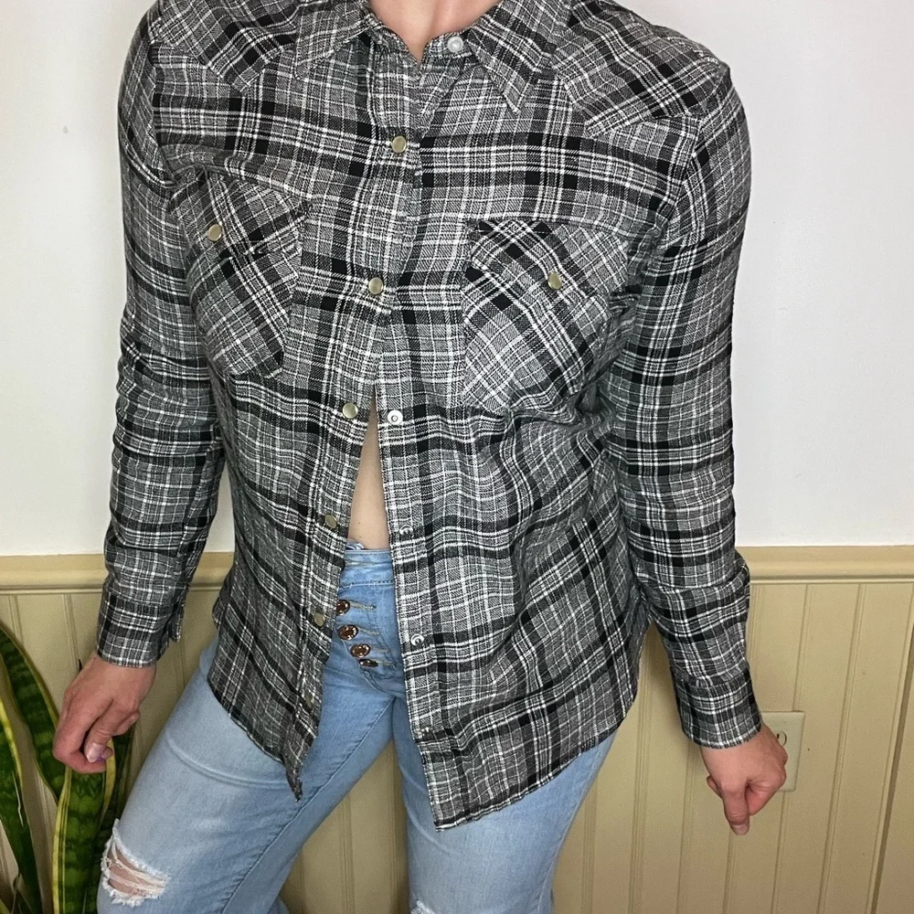 Wrangler Shirt Gray Long Sleeve Plaid Flannel Lightweight Women’s Sz M - Picture 2 of 10